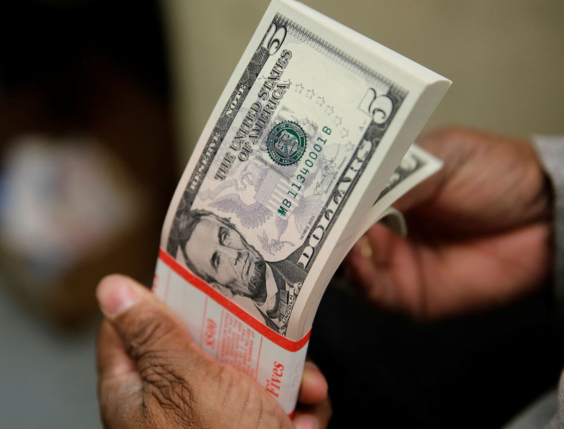You are currently viewing Dólar sobe contra o real em dia de cautela sobre EUA e China