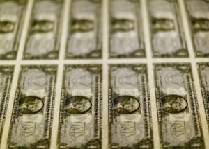 Read more about the article Dólar abre em alta ante real após Trump anunciar retomada de tarifas sobre metais brasileiros